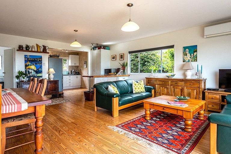 Photo of property in 19 Tetley Road, Surfdale, Waiheke Island, 1081