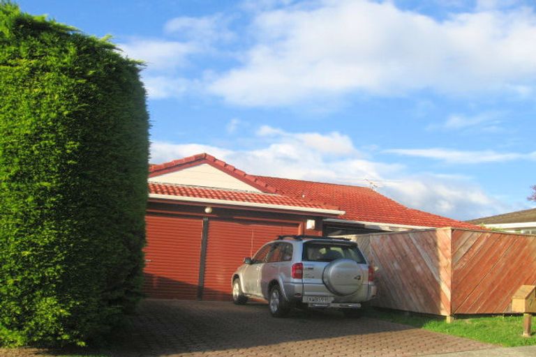 Photo of property in 7 Ordley Grove, Tawa, Wellington, 5028