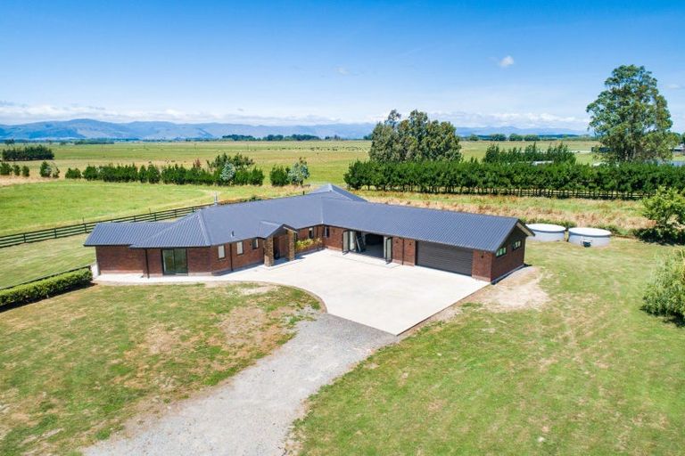 Photo of property in 269 Hoihere Road, Tiakitahuna, Palmerston North, 4477