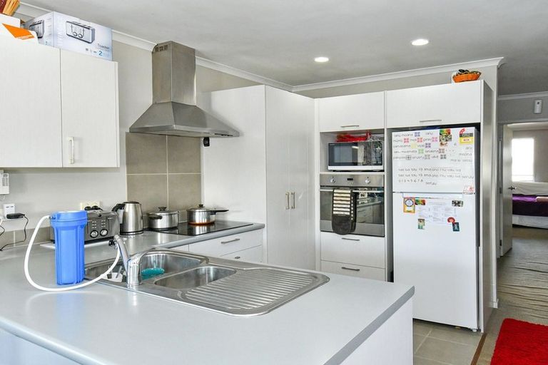 Photo of property in 11f Antalya Place, Manurewa, Auckland, 2102