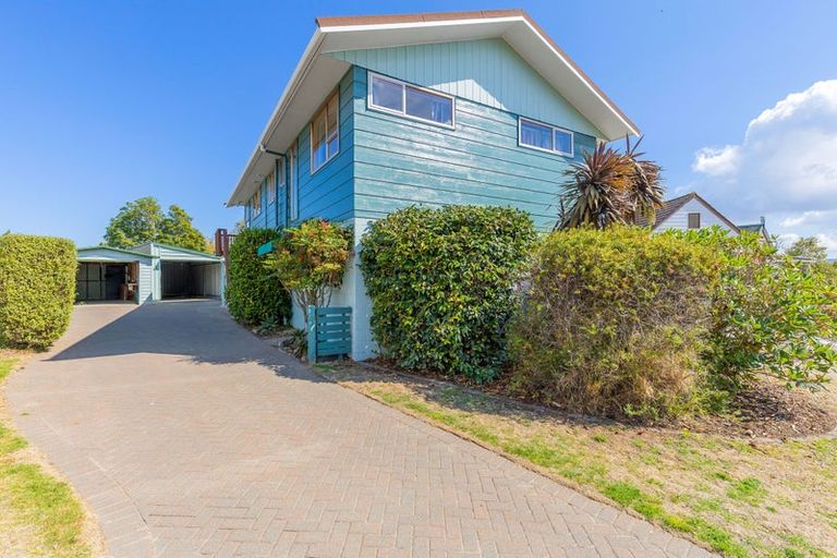 Photo of property in 25 Tobin Place, Richmond Heights, Taupo, 3330