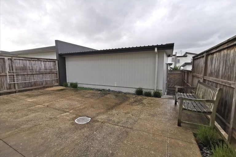 Photo of property in 106 Flat Bush School Road, Flat Bush, Auckland, 2019