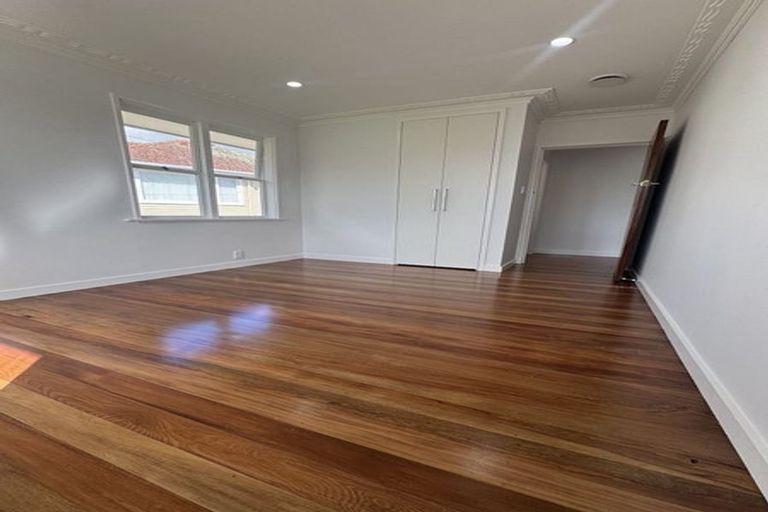 Photo of property in 211 Sturges Road, Henderson, Auckland, 0612