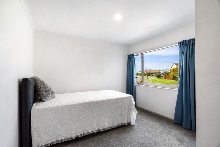 Photo of property in 19 Aintree Place, Taradale, Napier, 4112