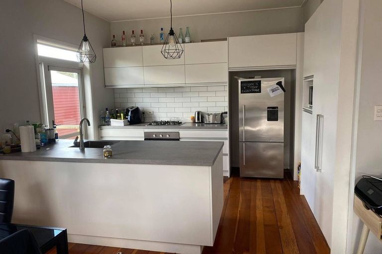 Photo of property in 82 Te Aroha Street, Hamilton East, Hamilton, 3216