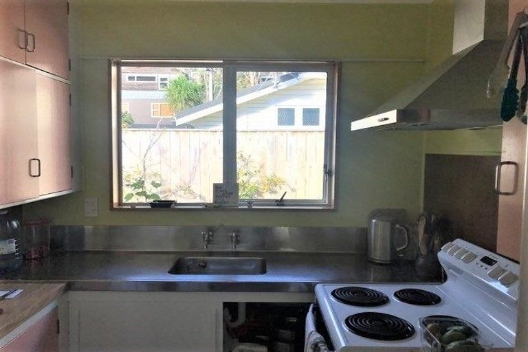 Photo of property in 3/10 Pitoitoi Road, Days Bay, Lower Hutt, 5013