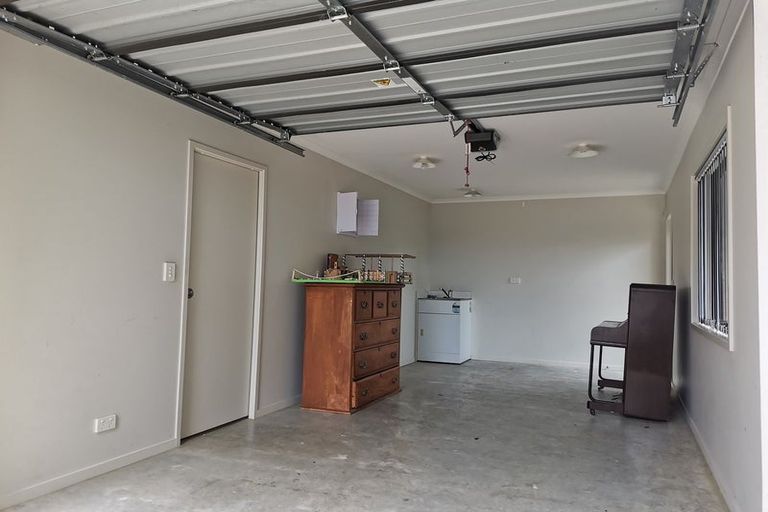 Photo of property in 38 Durham Street, Te Atatu Peninsula, Auckland, 0610