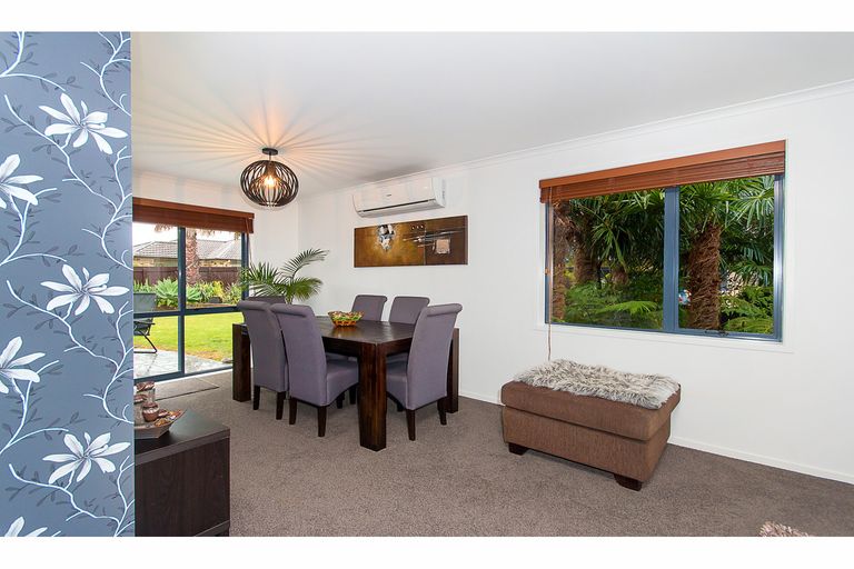 Photo of property in 46 Riverside Drive, Waiuku, 2123
