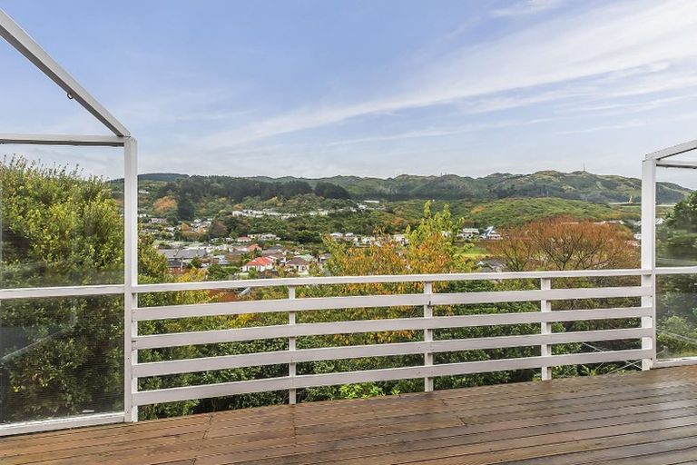 Photo of property in 15 Handyside Street, Tawa, Wellington, 5028