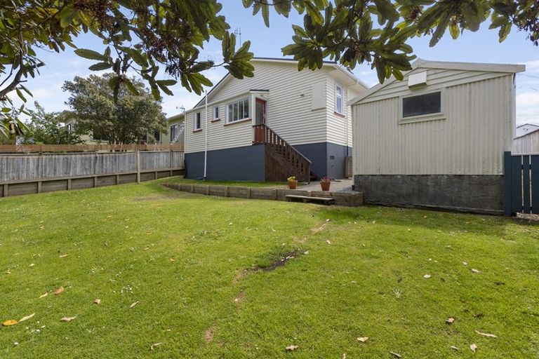 Photo of property in 22 Ngaio Street, Strandon, New Plymouth, 4312
