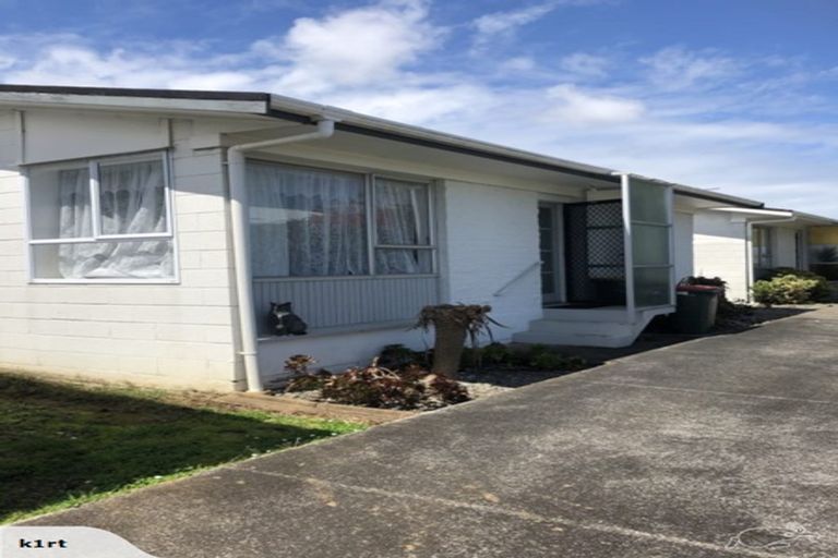 Photo of property in 2/4 Wellesley Road, Mangere Bridge, Auckland, 2022