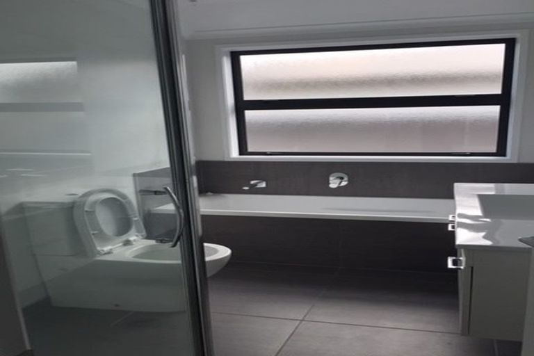 Photo of property in 4 Teal Way, Hobsonville, Auckland, 0616