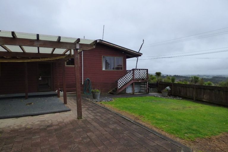 Photo of property in 6 Unity Road, Waitakere, Henderson, 0781