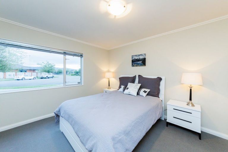Photo of property in 11 Manhattan Court, Kelvin Grove, Palmerston North, 4414