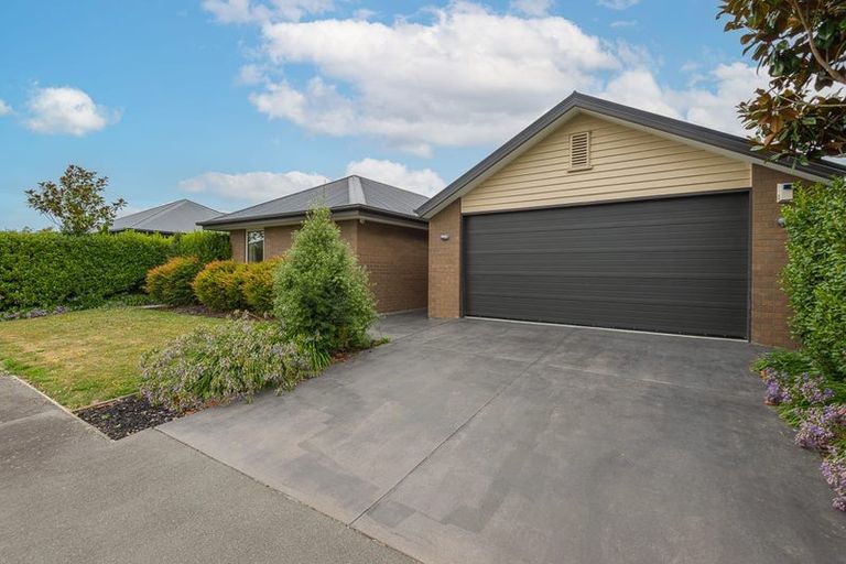 Photo of property in 8 Gosling Crescent, Halswell, Christchurch, 8025