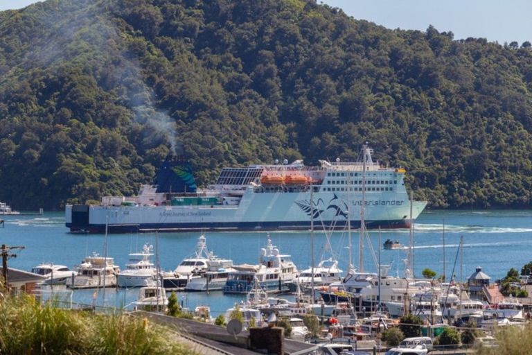 Photo of property in 18a Russell Street, Picton, 7220