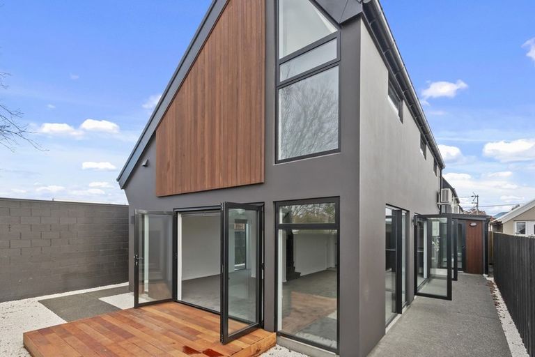 Photo of property in 480b Barbadoes Street, Edgeware, Christchurch, 8013