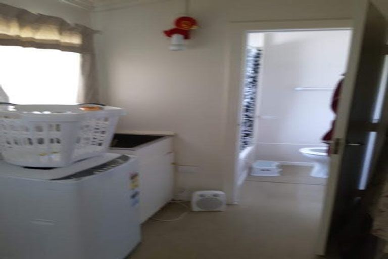 Photo of property in 37a Paramu Avenue, Birkdale, Auckland, 0626