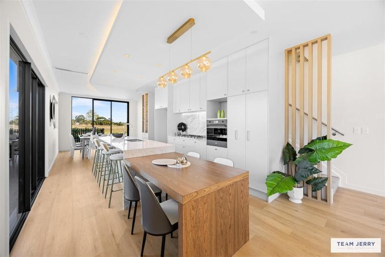 Photo of property in 37 Maungakaraka Road, Karaka, 2580