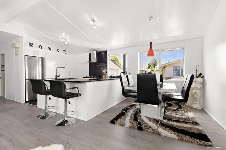 Photo of property in 22 Clover Drive, Henderson, Auckland, 0610