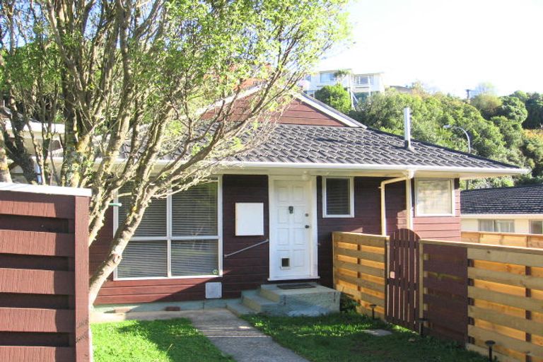 Photo of property in 3a Burdendale Grove, Churton Park, Wellington, 6037
