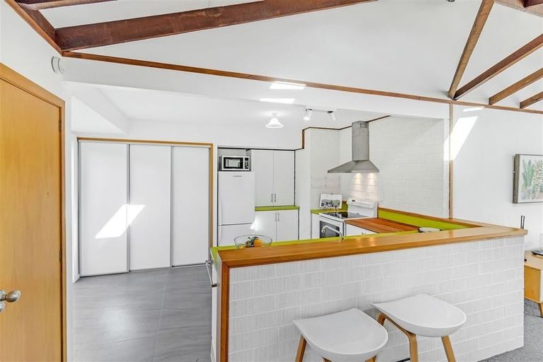 Photo of property in 1/195b Wairakei Road, Bryndwr, Christchurch, 8053