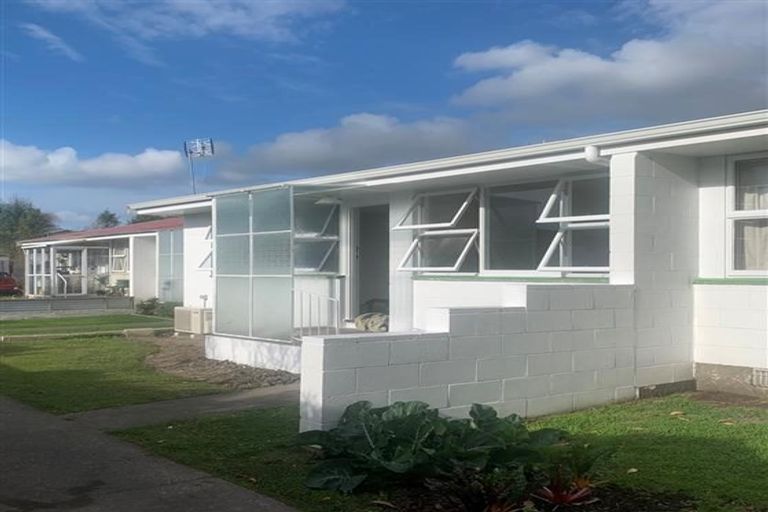Photo of property in 2/64 Osborne Street, Waltham, Christchurch, 8011
