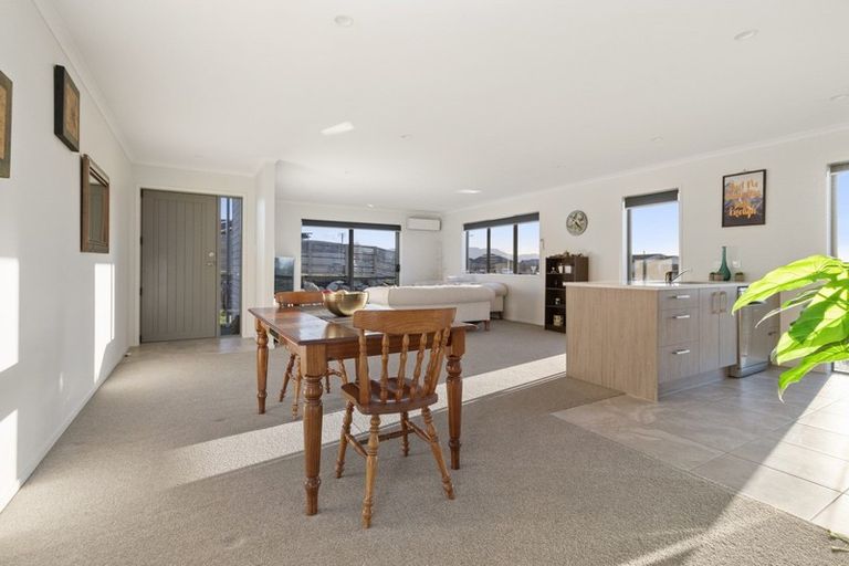 Photo of property in 95 Bert Wall Drive, Omokoroa, 3114