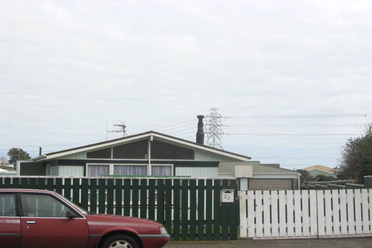 Photo of property in 22 Simons Street, Moturoa, New Plymouth, 4310