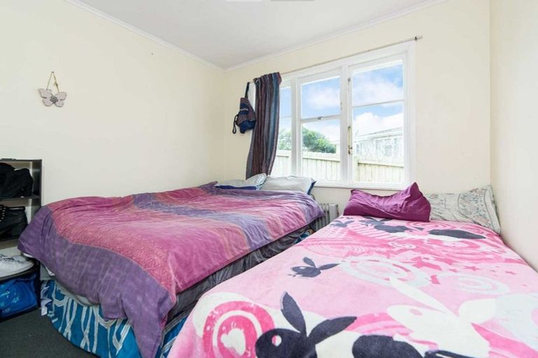 Photo of property in 12 Igloo Place, Red Hill, Papakura, 2110