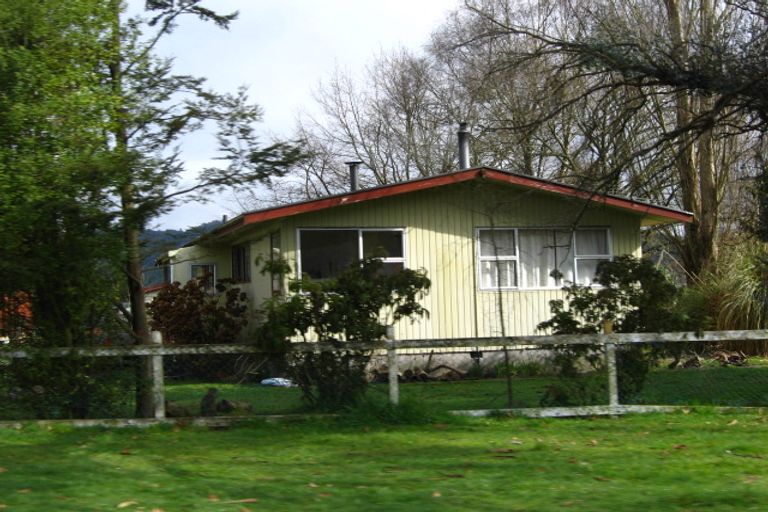 Photo of property in 14 Crampton Road, Reefton, 7830