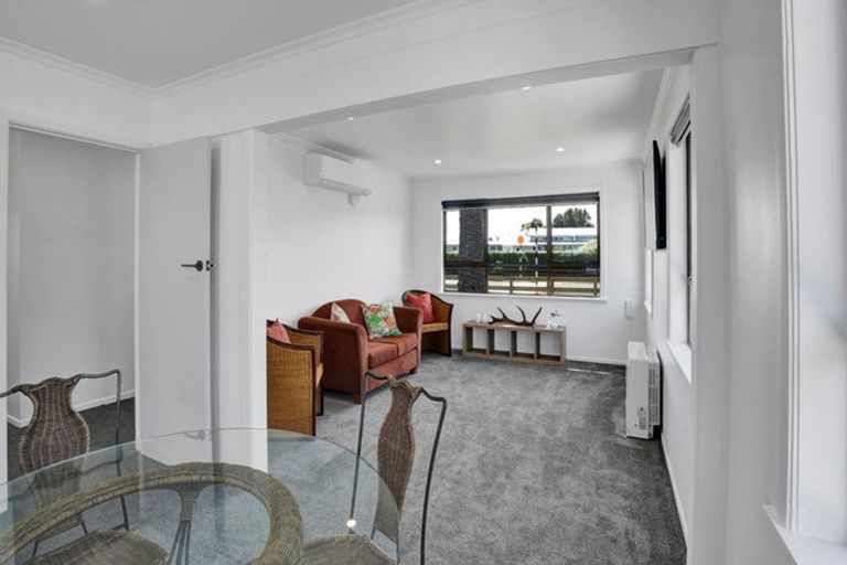 Photo of property in 80 Gisborne Terrace, Opunake, 4616