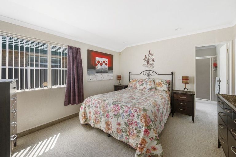 Photo of property in 26 Kensington Drive, Taradale, Napier, 4112