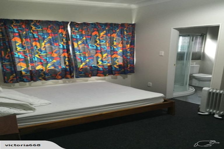 Photo of property in 5 Burrows Avenue, Karori, Wellington, 6012