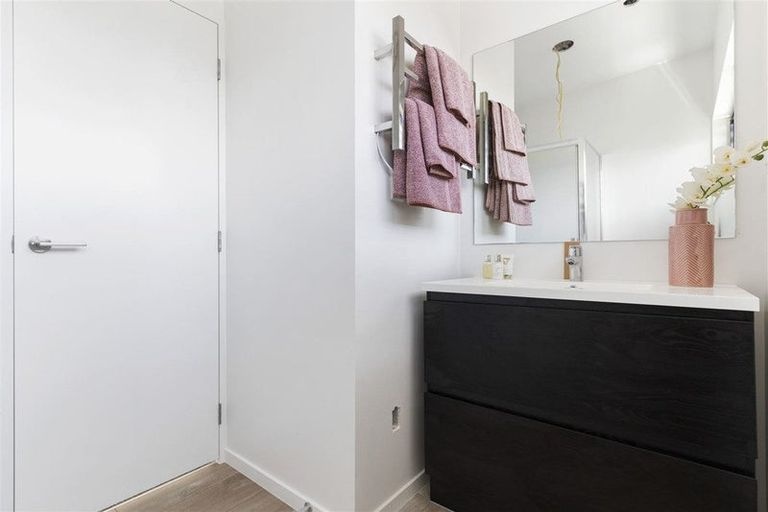 Photo of property in 40e Kenderdine Road, Papatoetoe, Auckland, 2025