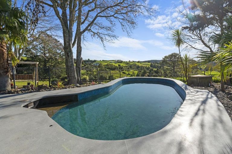 Photo of property in 49 Vaughans Road, Okura, Albany, 0792