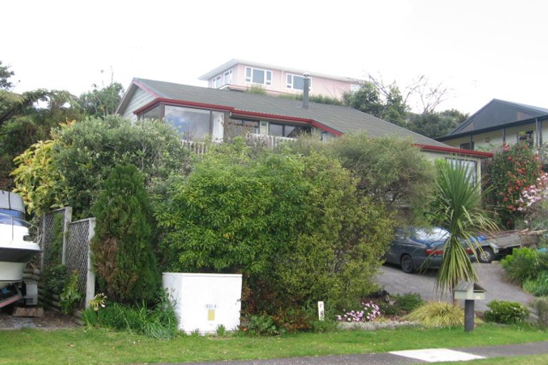 Photo of property in 221 Tukere Drive, Whangamata, 3620