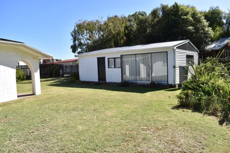 Photo of property in 8 Hewson Crescent, Otaki Beach, Otaki, 5512