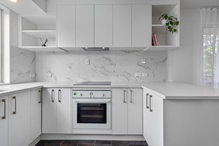 Photo of property in 3/56 Flanshaw Road, Te Atatu South, Auckland, 0610