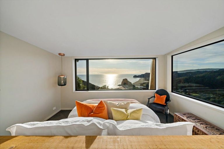 Photo of property in 81 Piha Road, Piha, New Lynn, 0772