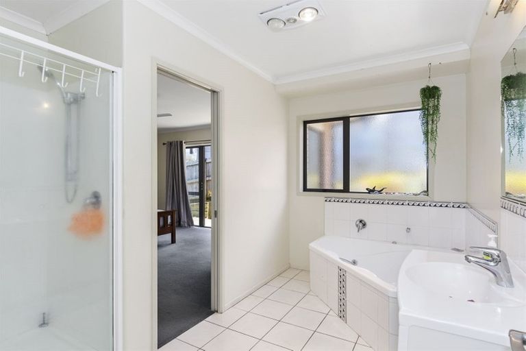 Photo of property in 79 Waterside Drive, Pyes Pa, Tauranga, 3112