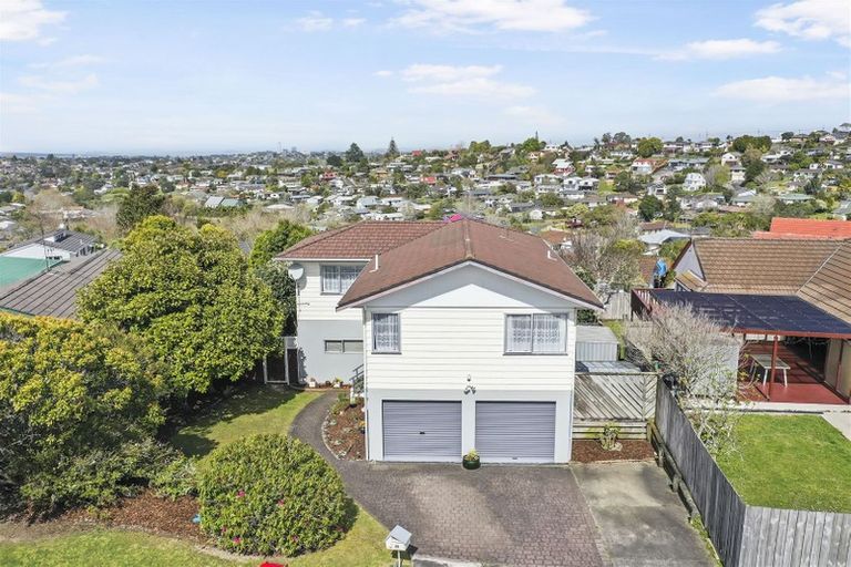 Photo of property in 29 Athena Drive, Totara Vale, Auckland, 0629