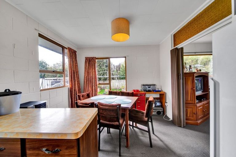 Photo of property in 10b Kauri Street, Inglewood, 4330