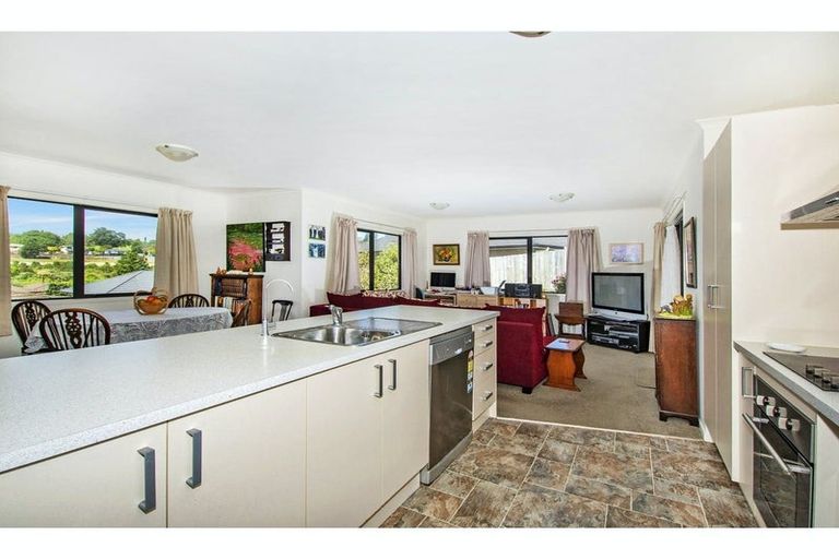 Photo of property in 83 Ridgeway Drive, Te Kamo, Whangarei, 0112