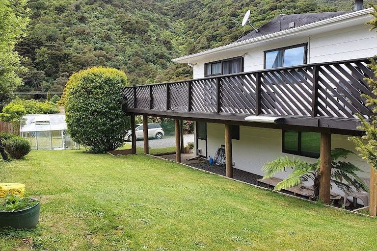 Photo of property in 19a Garden Terrace, Picton, 7220