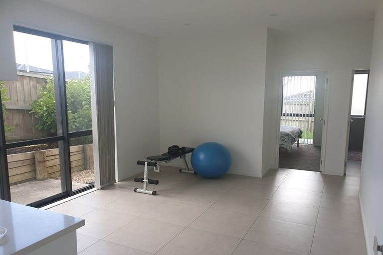 Photo of property in 2 Azzurro Way, Flat Bush, Auckland, 2019