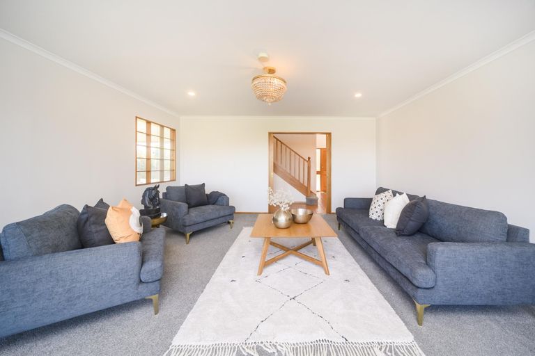 Photo of property in 122 Pacific Drive, Fitzherbert, Palmerston North, 4410