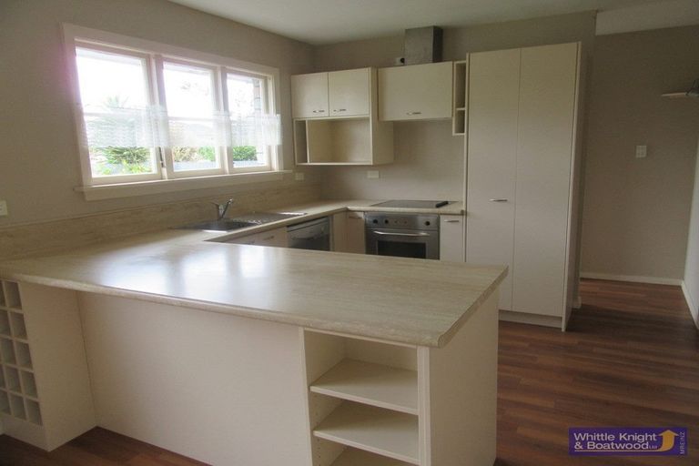 Photo of property in 4 Fairmile Place, Russley, Christchurch, 8042