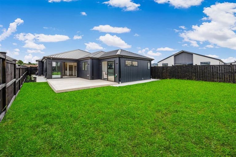Photo of property in 42 Kakano Street, Clevedon, 2582