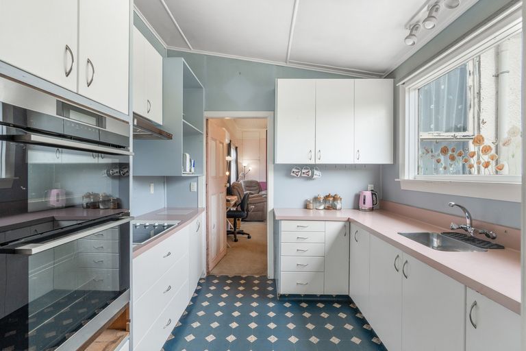 Photo of property in 65 Cutten Street, South Dunedin, Dunedin, 9012